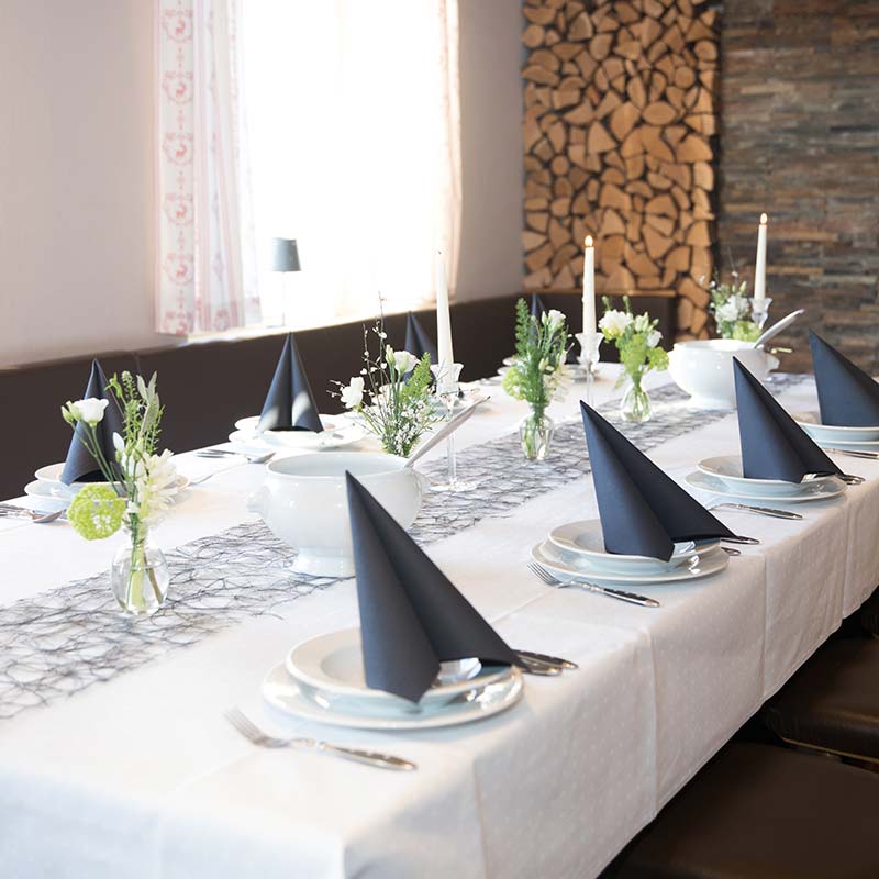 Besteck und Teller mieten